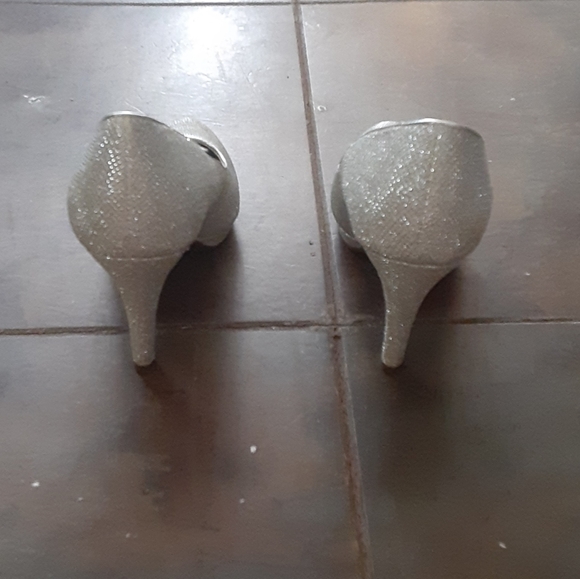 Heels - Picture 4 of 5